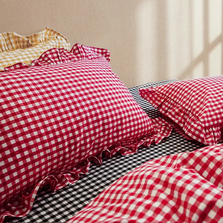 Rustic Gingham Duvet Cover with Ruffle - Red