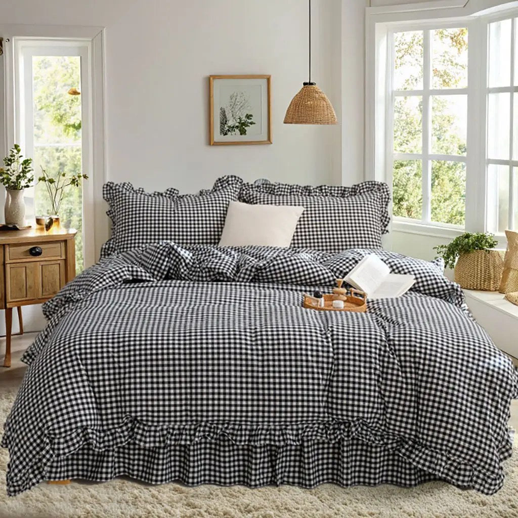 Rustic Gingham Duvet Cover with Ruffle - Black