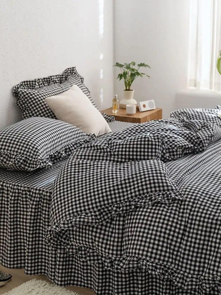Rustic Gingham Duvet Cover with Ruffle - Black