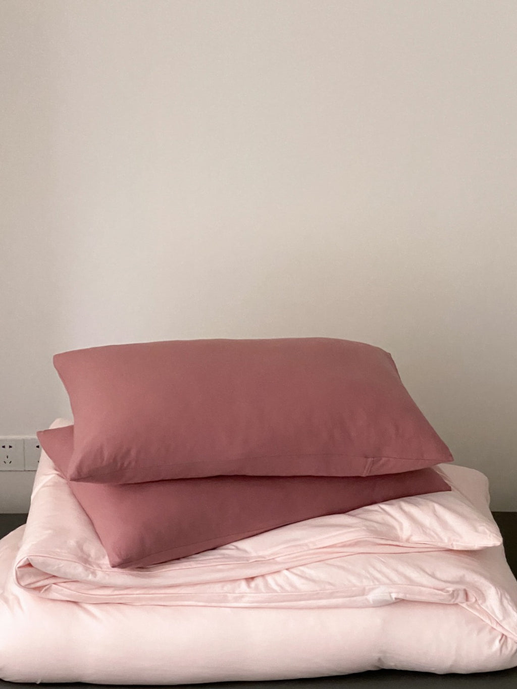 Everyday Contrast Cotton Jersey Bedding Set original reference image 24