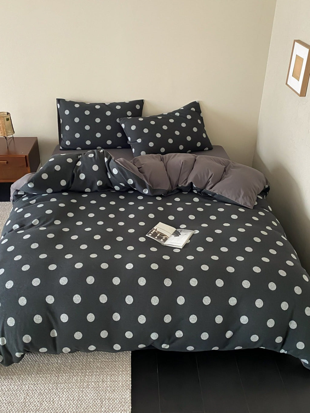 Everyday Dot Cotton Jersey Bedding Set original reference image 1