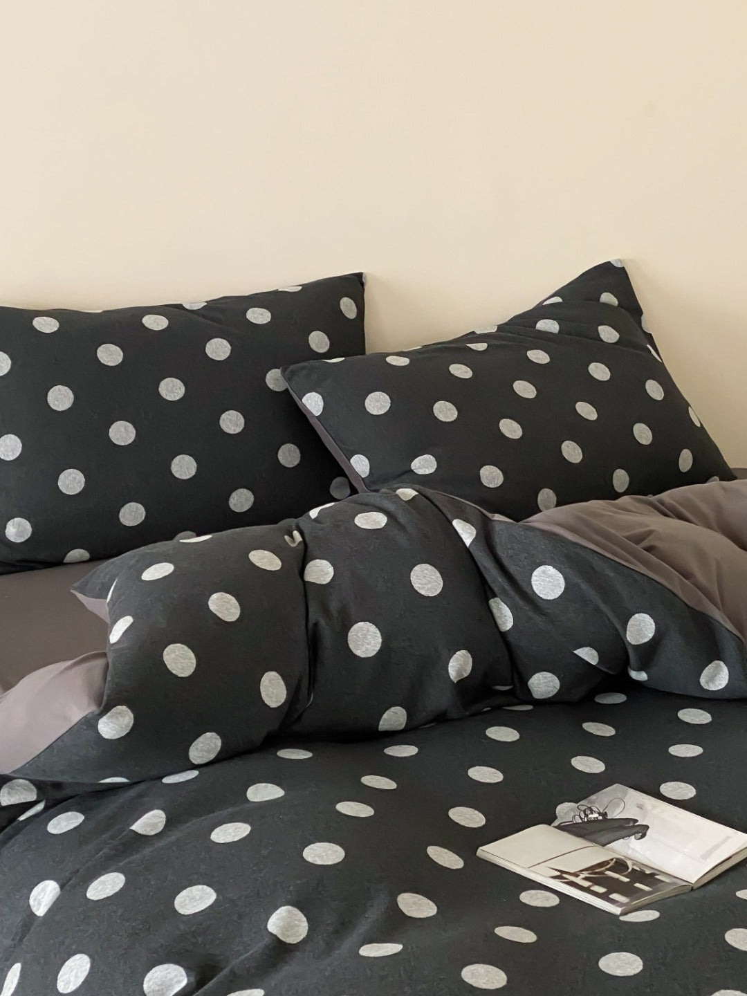 Everyday Dot Cotton Jersey Bedding Set original reference image 2