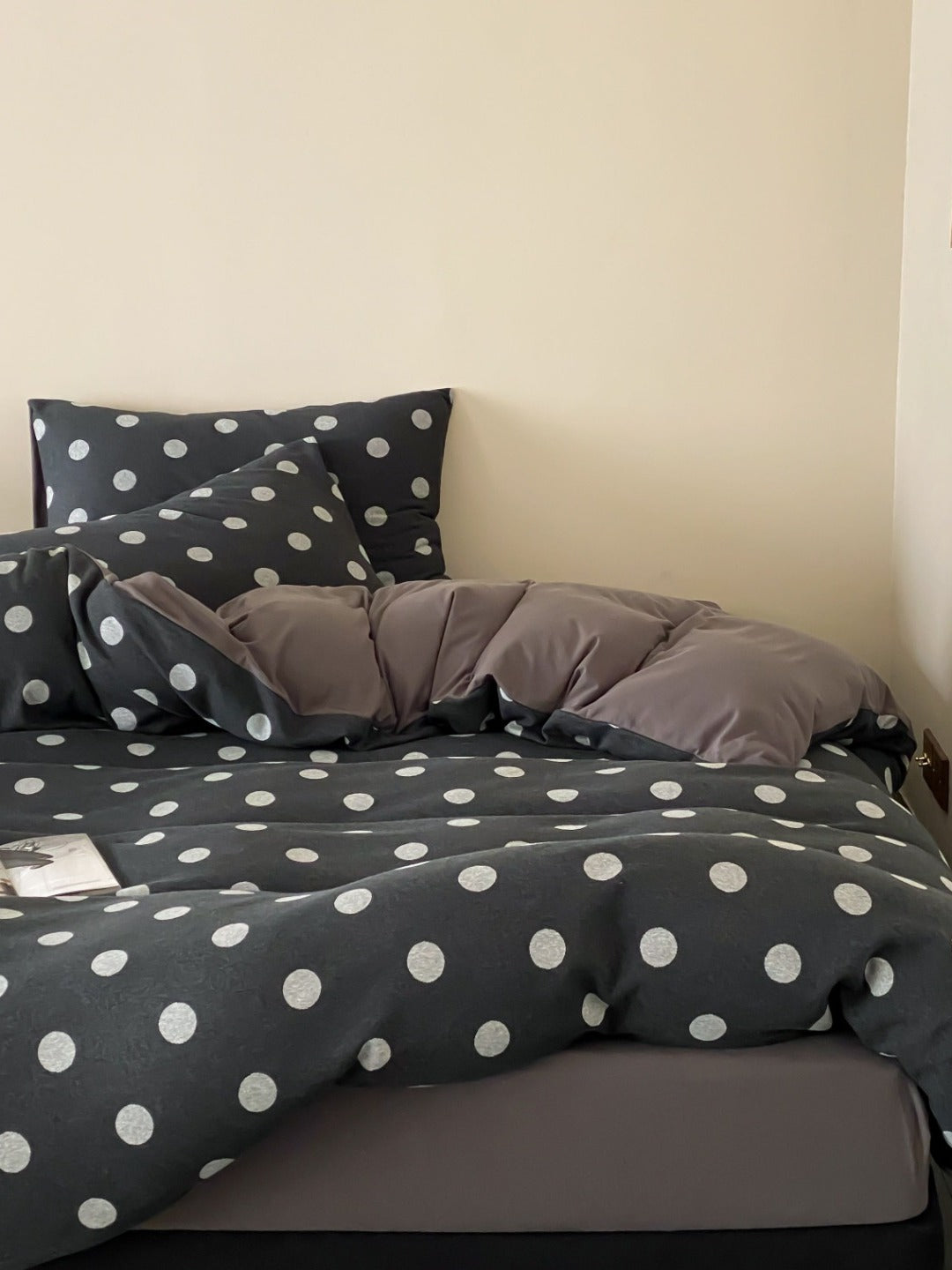 Everyday Dot Cotton Jersey Bedding Set original reference image 3