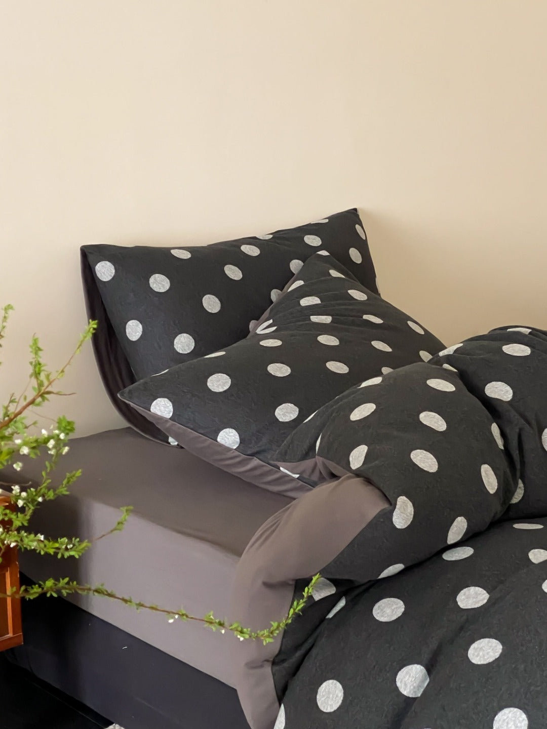 Everyday Dot Cotton Jersey Bedding Set original reference image 4