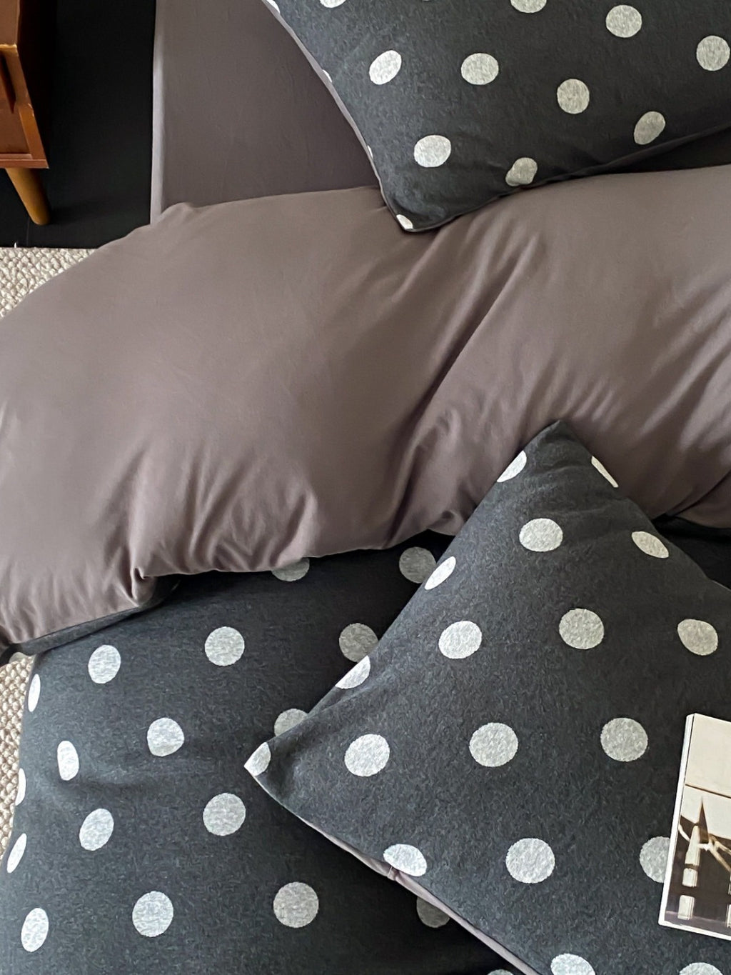 Everyday Dot Cotton Jersey Bedding Set original reference image 6