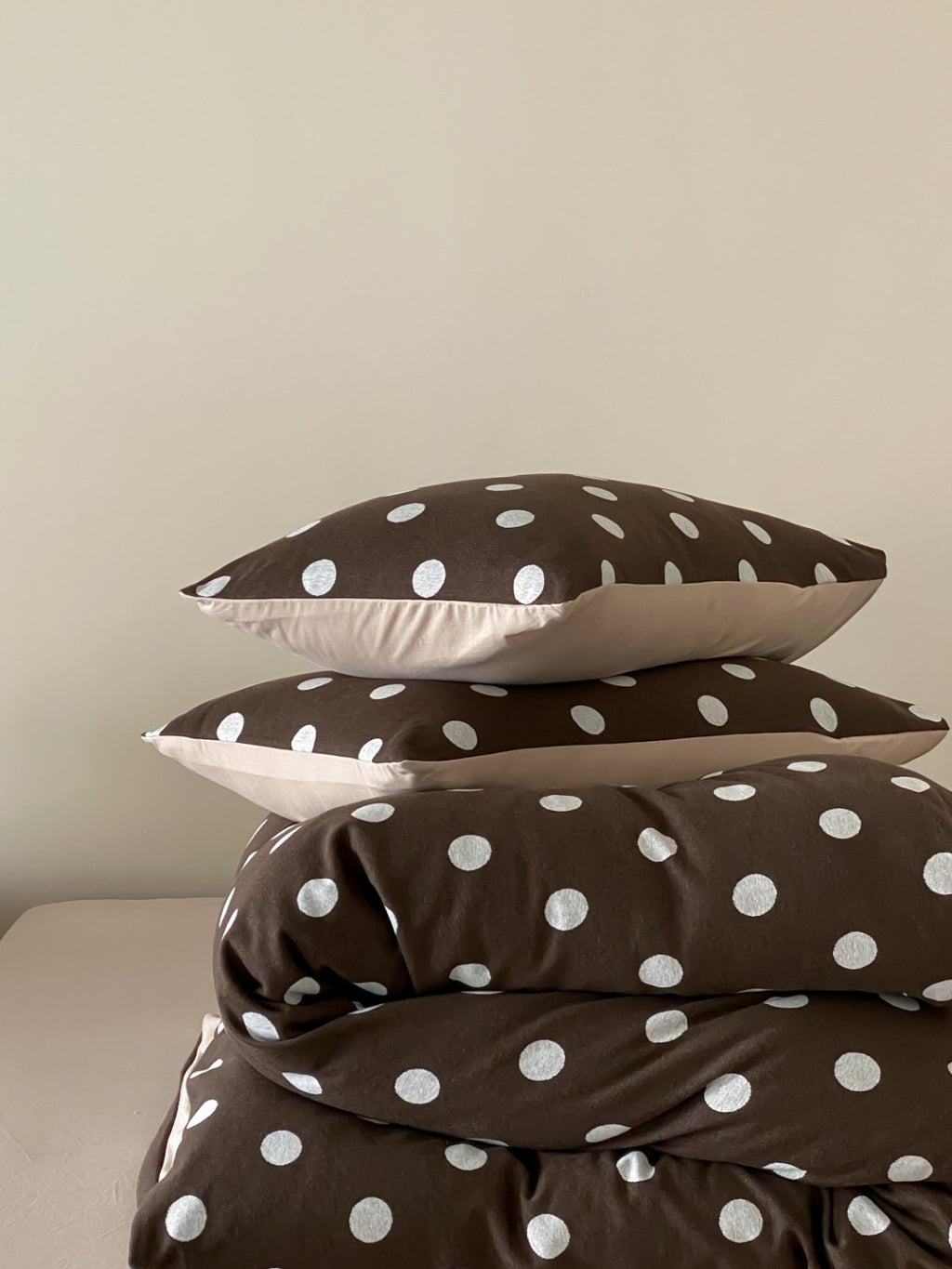 Everyday Dot Cotton Jersey Bedding Set original reference image 16