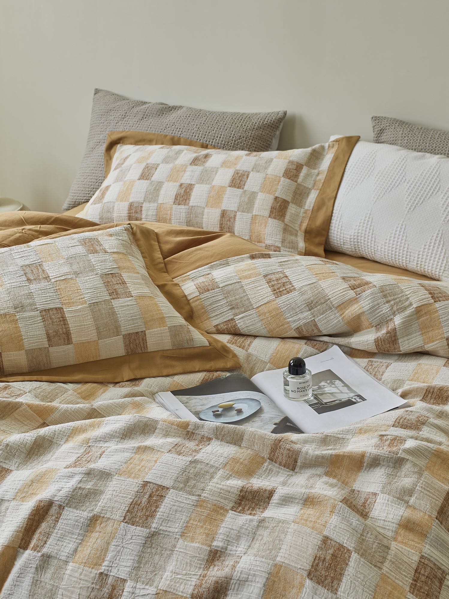 Honey Loft Check Jacquard Cotton Bedding Set original reference image 4