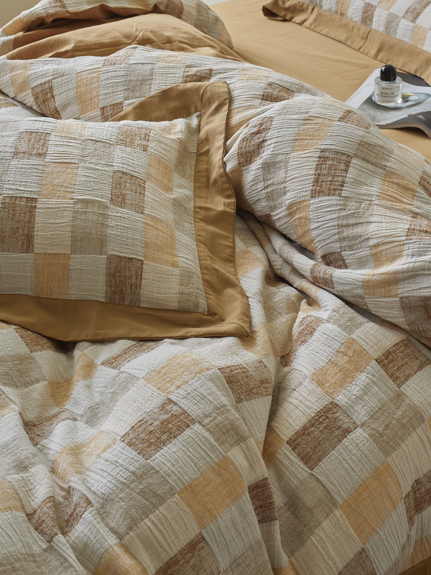 Honey Loft Check Jacquard Cotton Bedding Set original reference image 9