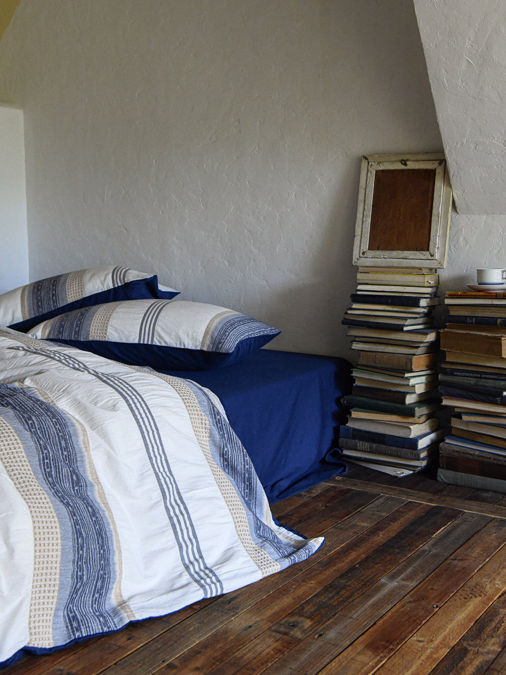 Indigo Heritage Stripe Jacquard Cotton Bedding Set original reference image 9