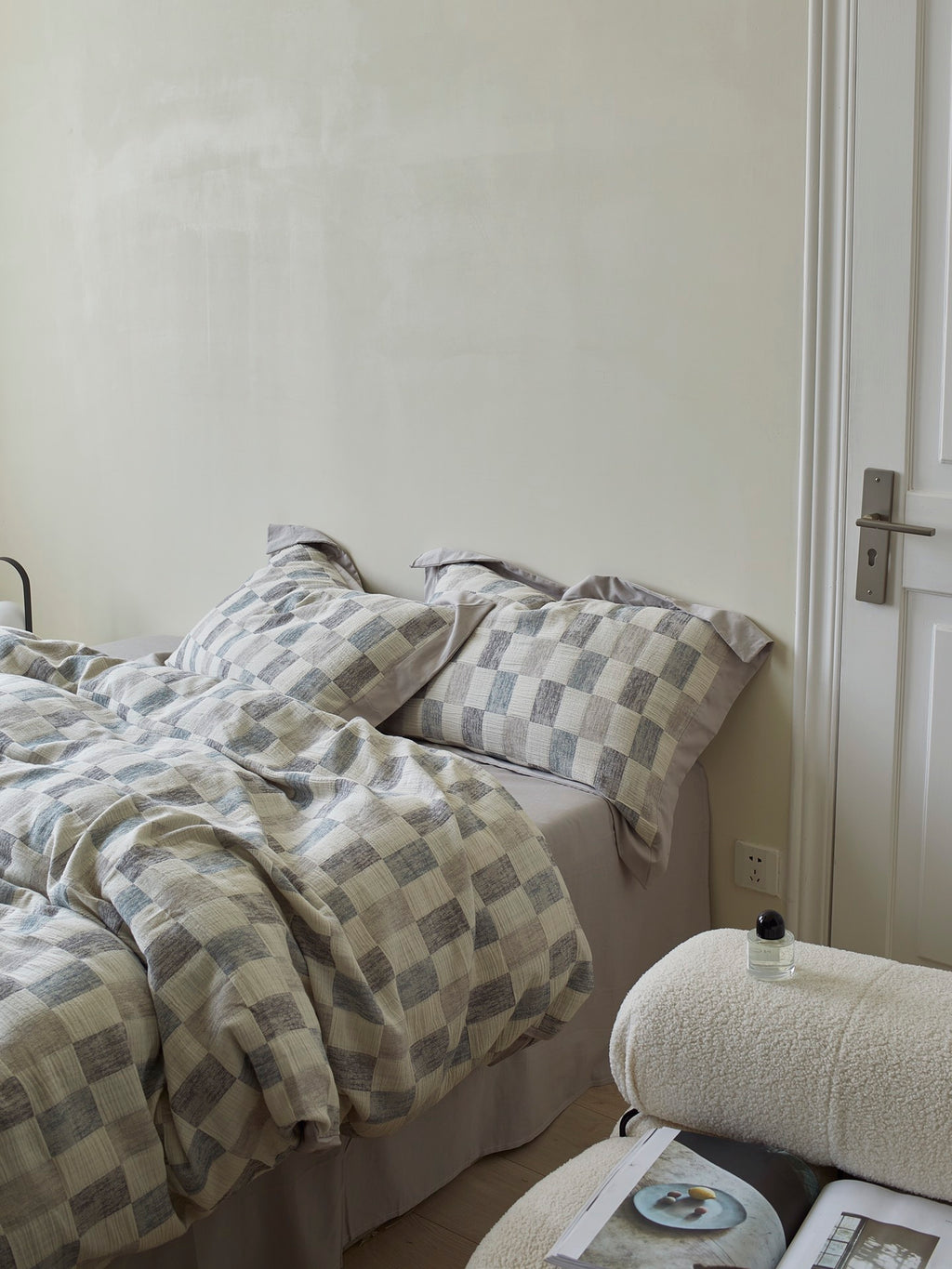 Mist Loft Check Jacquard Cotton Bedding Set original reference image 5