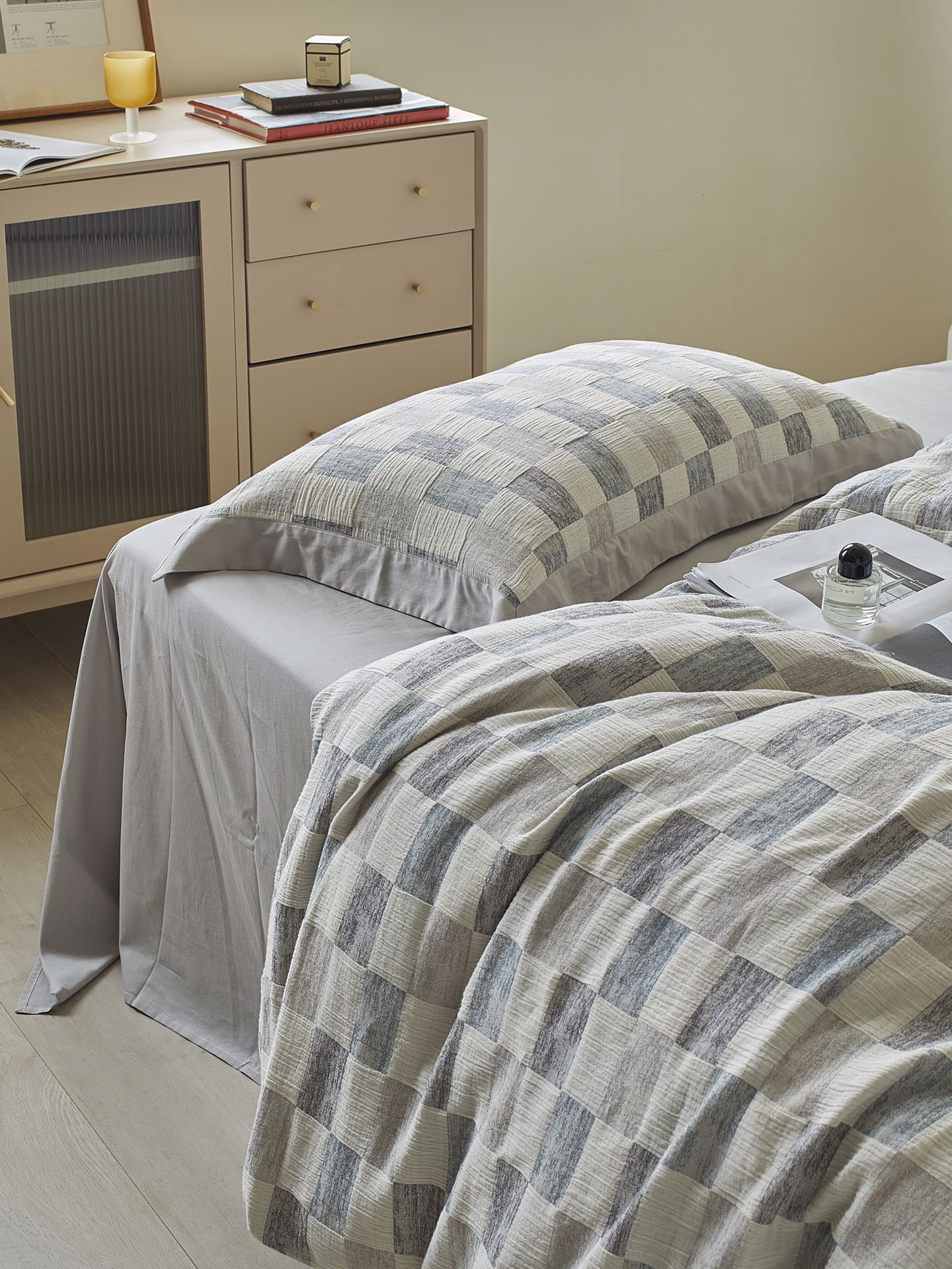 Mist Loft Check Jacquard Cotton Bedding Set original reference image 7