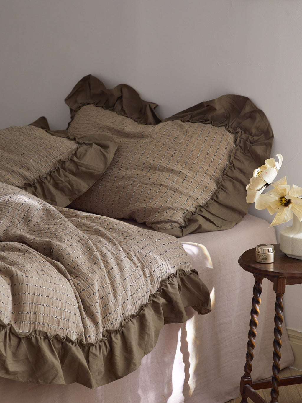 Mocha Ruffle Stripe Cotton Muslin Bedding Set original reference image 2