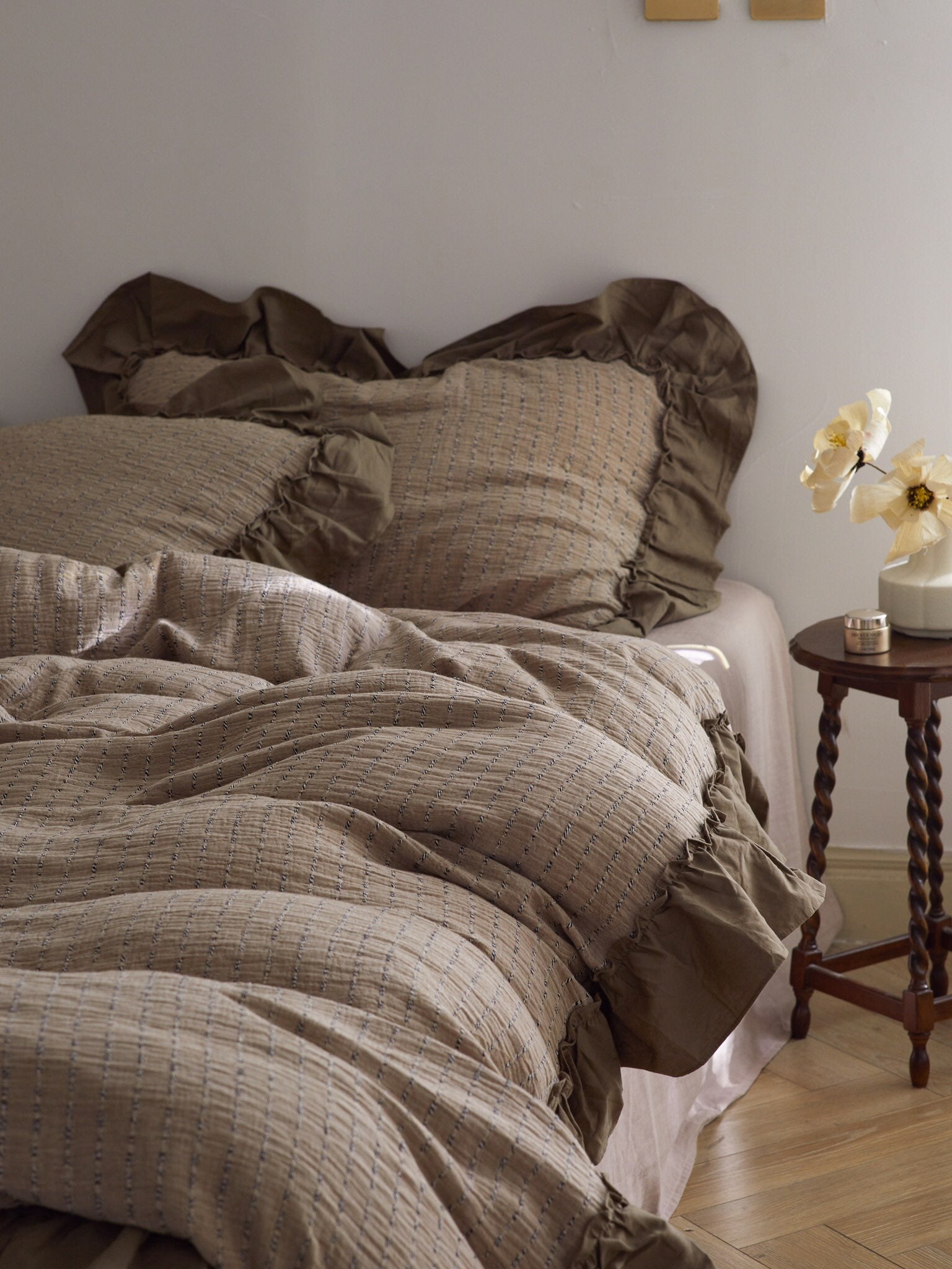 Mocha Ruffle Stripe Cotton Muslin Bedding Set original reference image 3