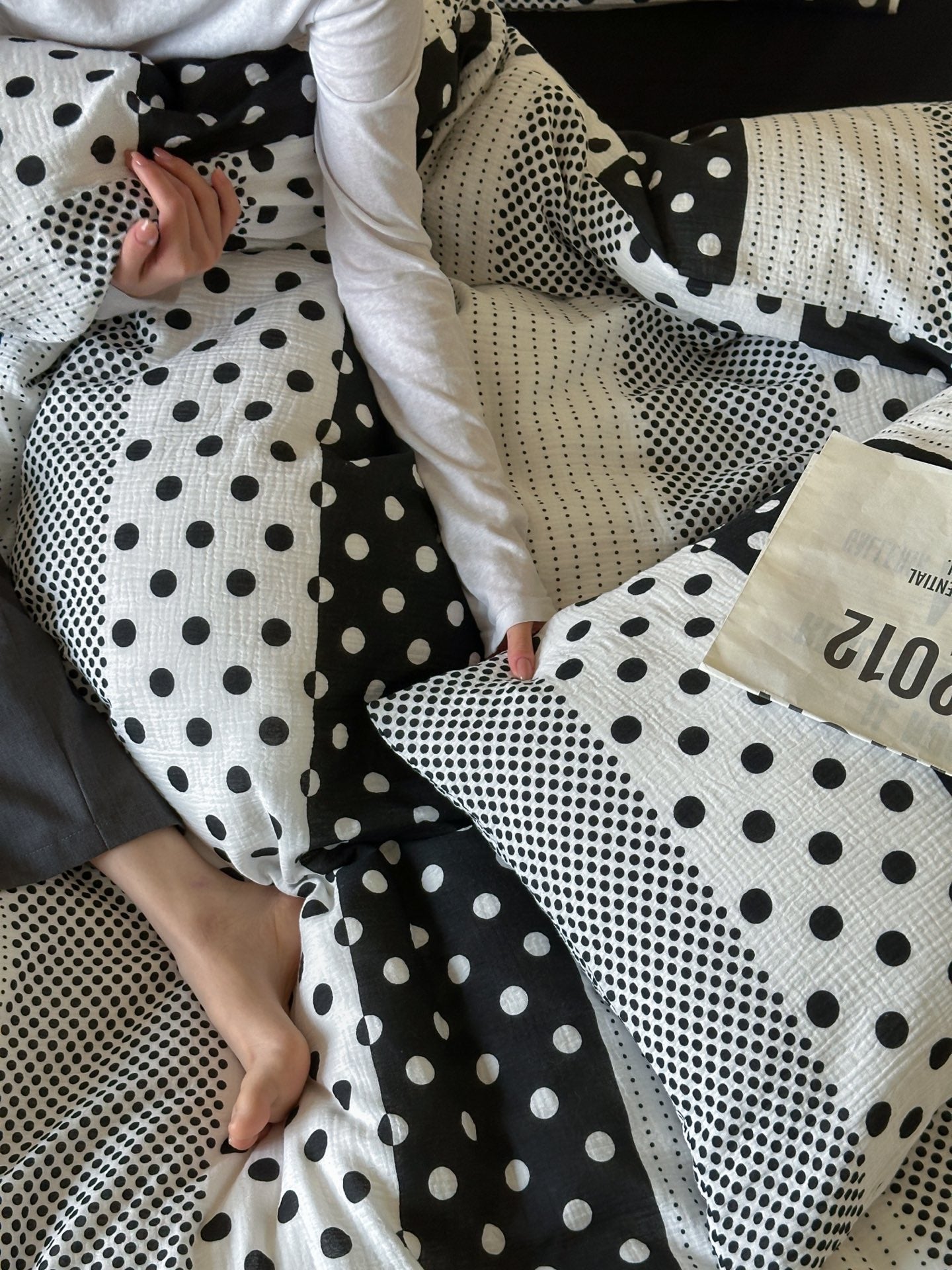 Mosaic Polka Dot Cotton Muslin Bedding Set original reference image 1