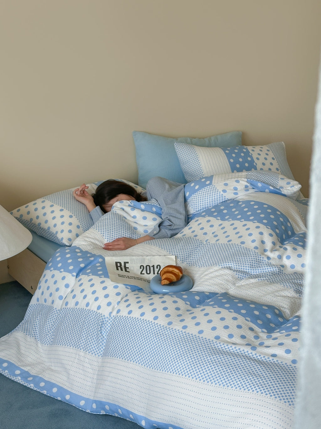 Sky Polka Dot Cotton Muslin Bedding Set original reference image 4