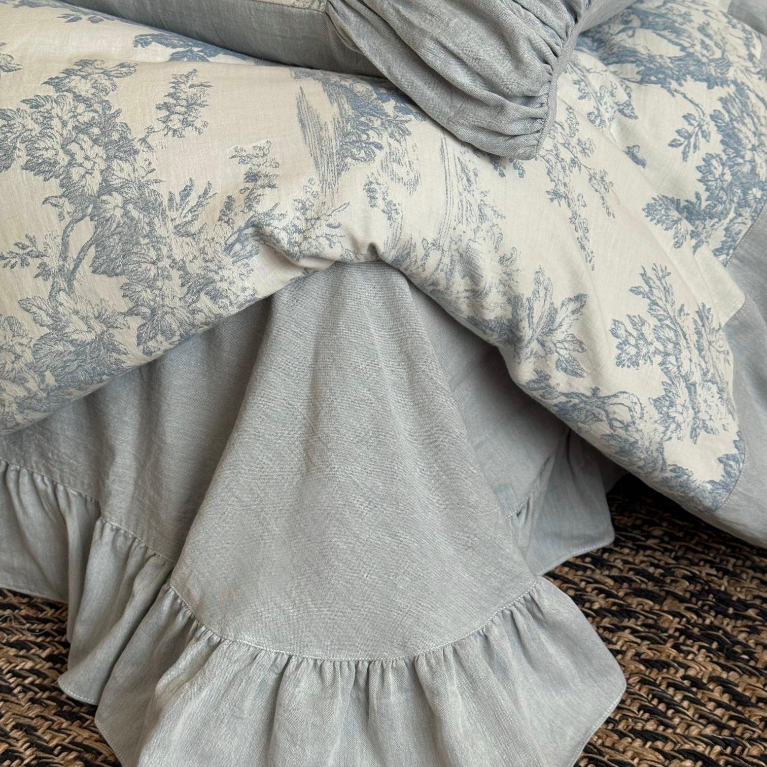 Quiet Manor Toile Ruched Bedding Set