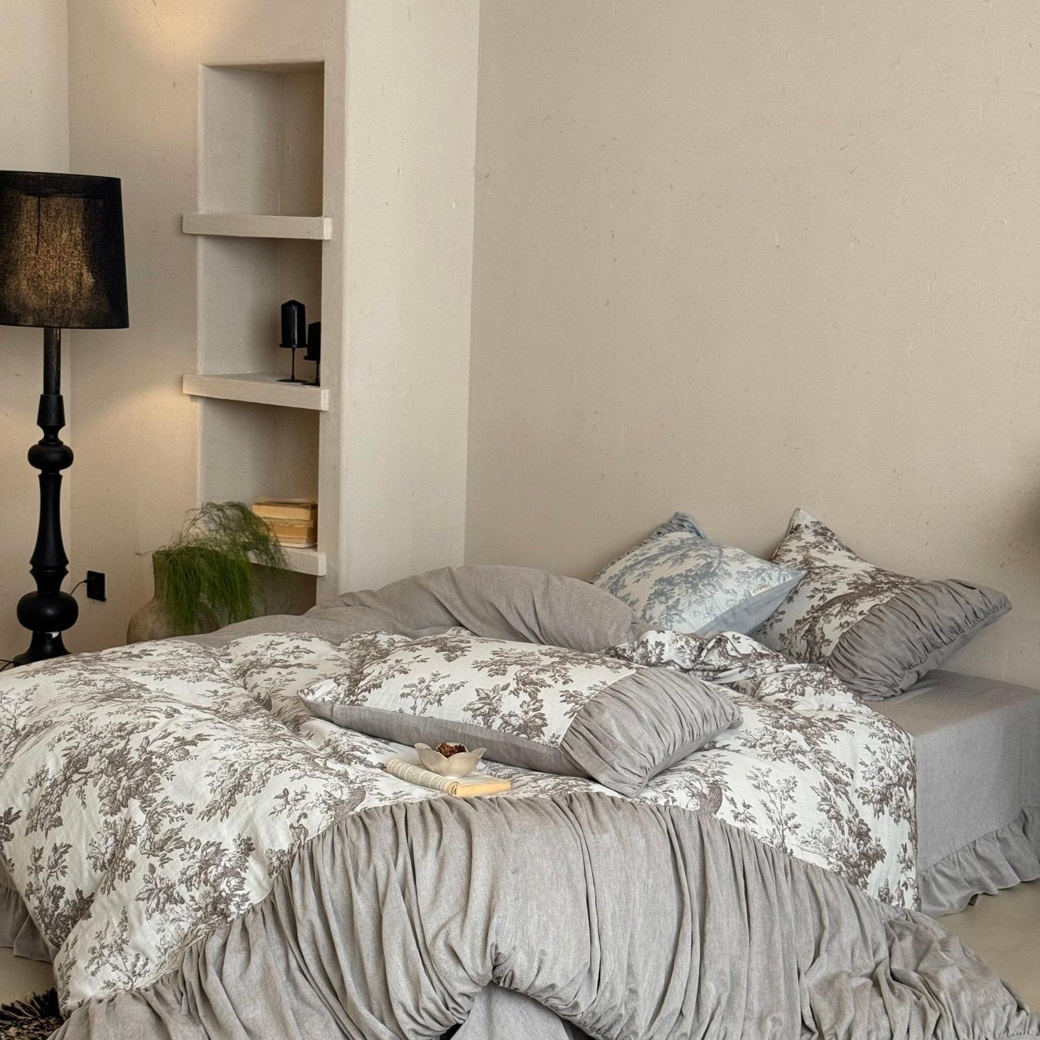 Heritage Meadow Toile Ruched Bedding Set