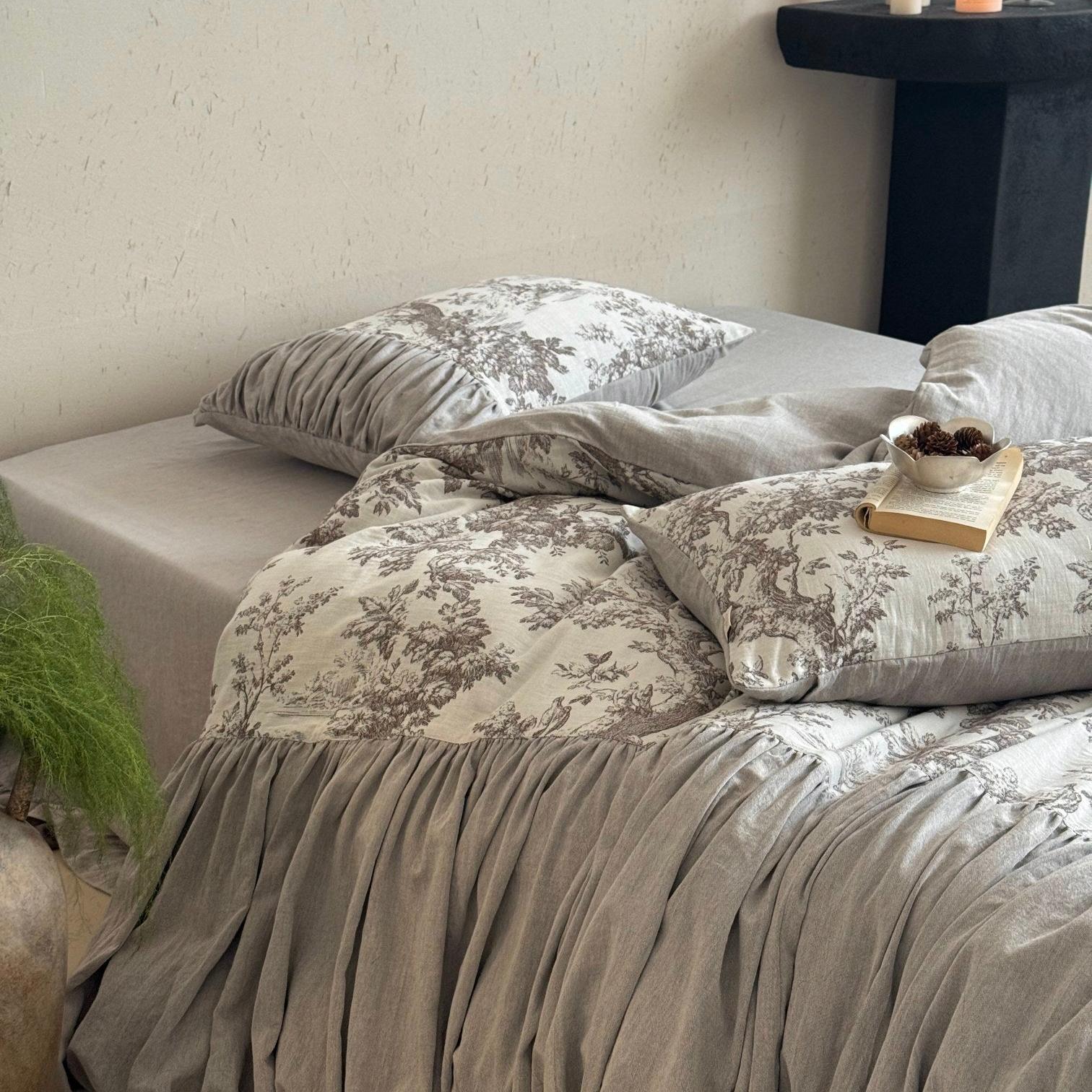 Heritage Meadow Toile Ruched Bedding Set